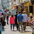 Shops and cafés in rue Mouffetard